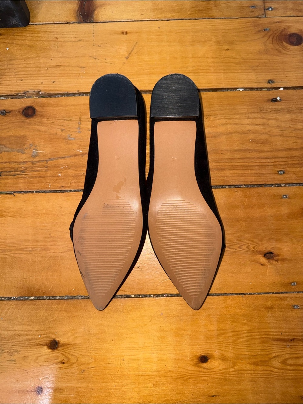 H&M Black Pointed-Toe Ruffle Heels - Picture 2 of 2